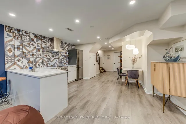 Additional image 40 of 12 Riva Crt