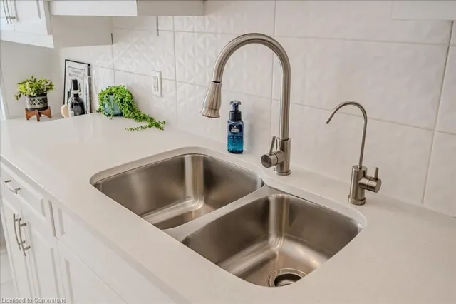 Additional image 21 of 220 Doon South Dr