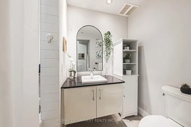 Additional image 10 of 181 James St Unit 402