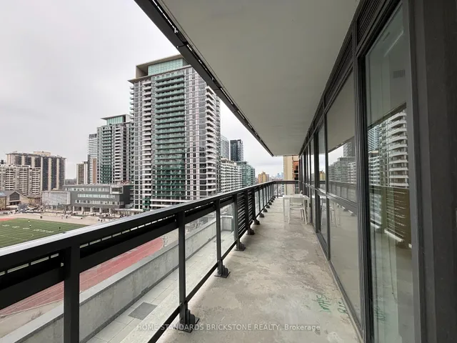 Additional image 13 of 39 Roehampton Ave Unit 609