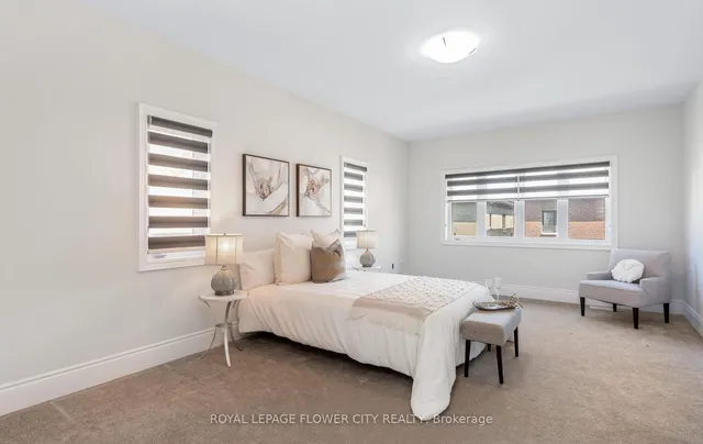 Additional image 24 of 25 Icon St