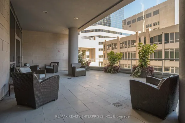 Additional image 39 of 763 Bay St Unit 404