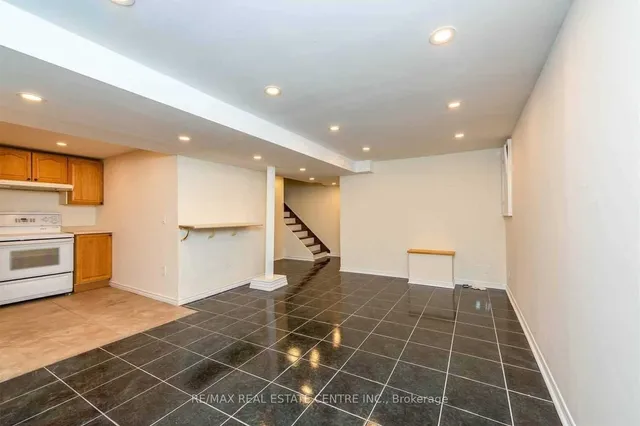 Additional image 37 of 10 Stalbridge Ave