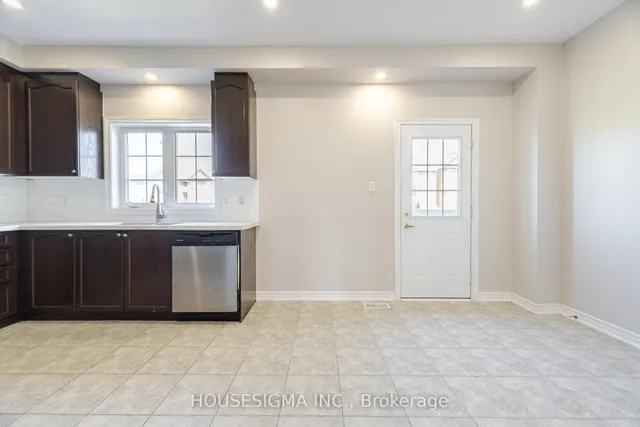 Additional image 22 of 36 Arizona Dr