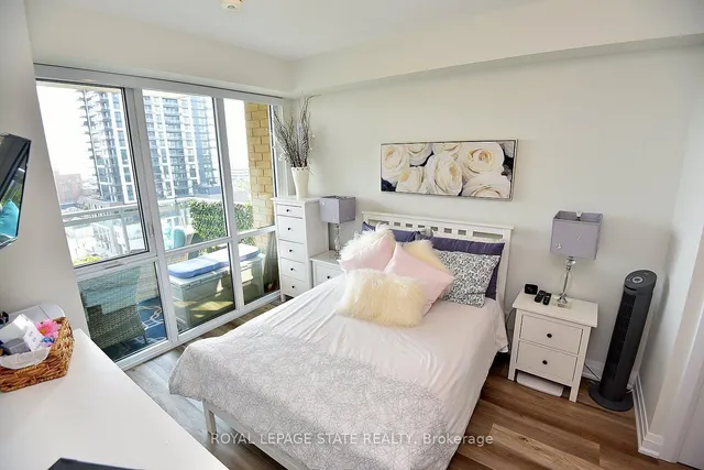 Additional image 20 of 2025 Maria St Unit 1006