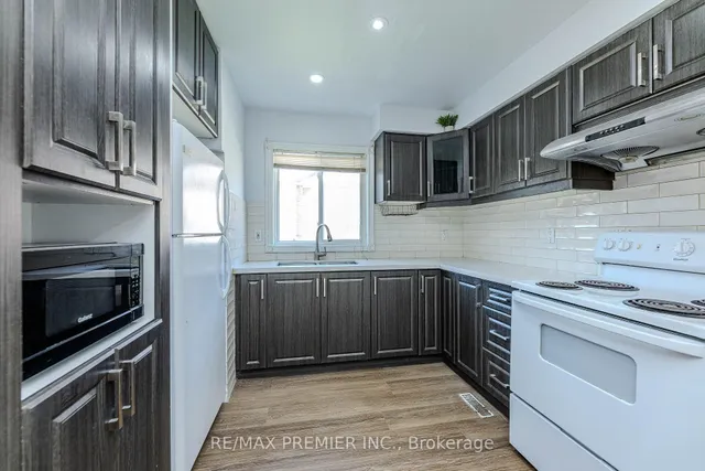 Additional image 6 of 2012 Martin Grove Rd Unit 48