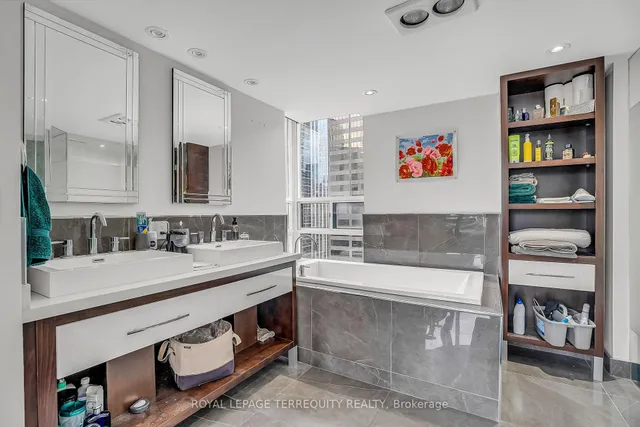 Additional image 20 of 71 Simcoe St Unit 2103