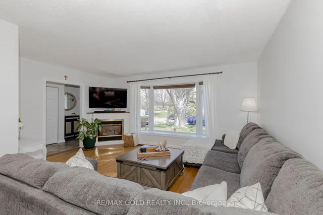 Additional image 9 of 37 Brookdale Cres