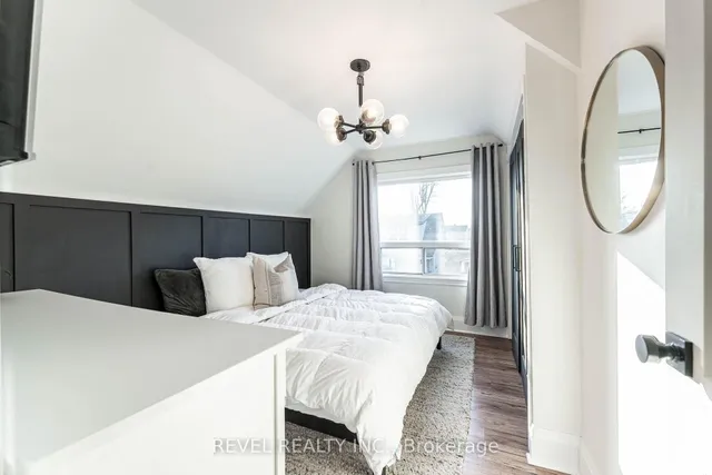 Additional image 9 of 64 Barons Ave