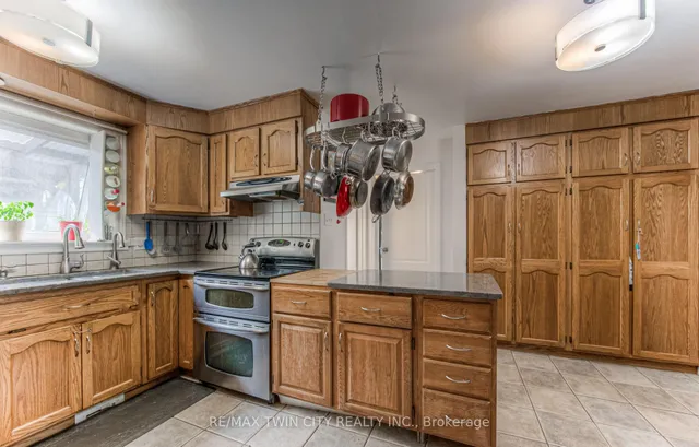 Additional image 22 of 92 Pinehurst Cres