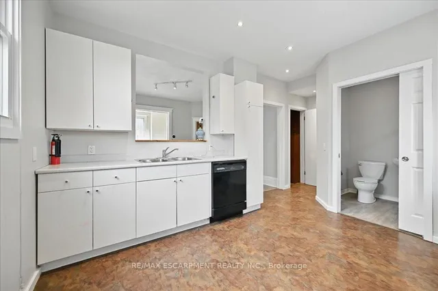 Additional image 14 of 15 Huron St