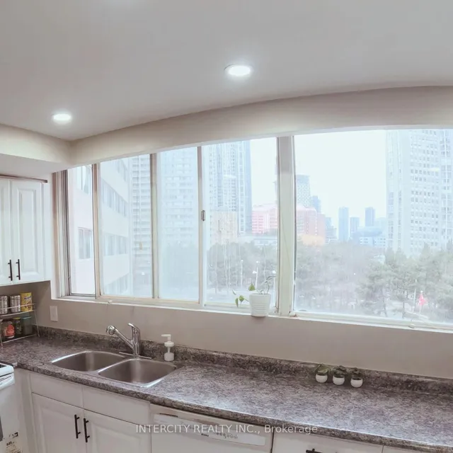 Additional image 3 of 3695 Kaneff Cres Unit 509