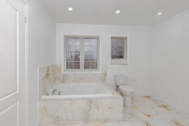 Additional image 23 of 72 Dunvegan Cres