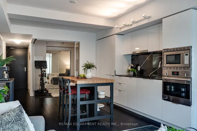 Additional image 12 of 955 BAY St Unit 1809