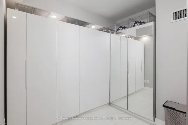 Additional image 23 of 19 Western Battery Rd Unit 2608