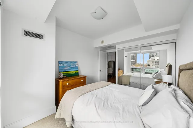 Additional image 14 of 25 Broadway Ave Unit 801