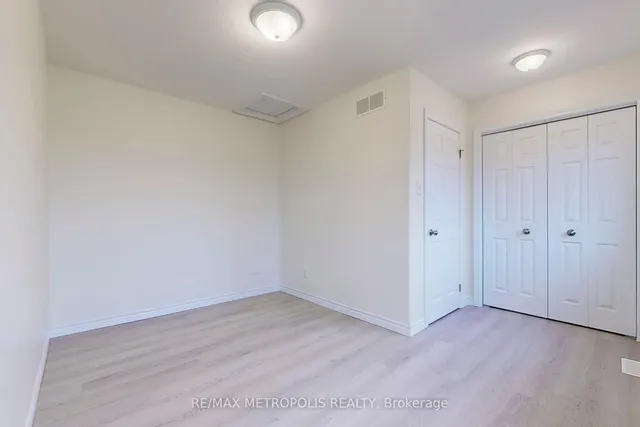 Additional image 26 of 10 FOXGLOVE Cres Unit 22