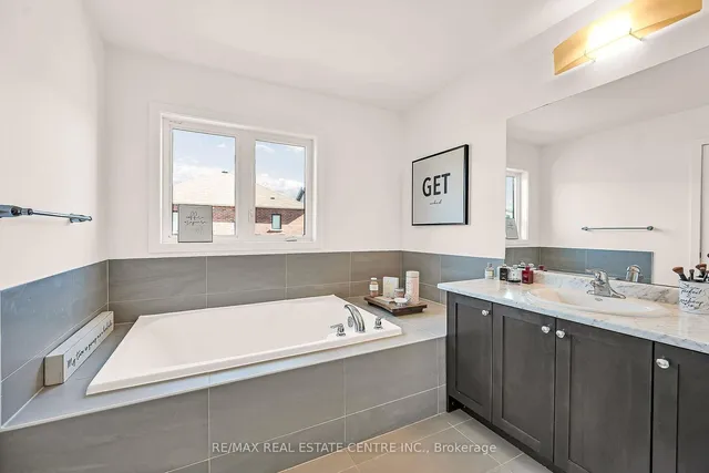 Additional image 26 of 18 Scarletwood St