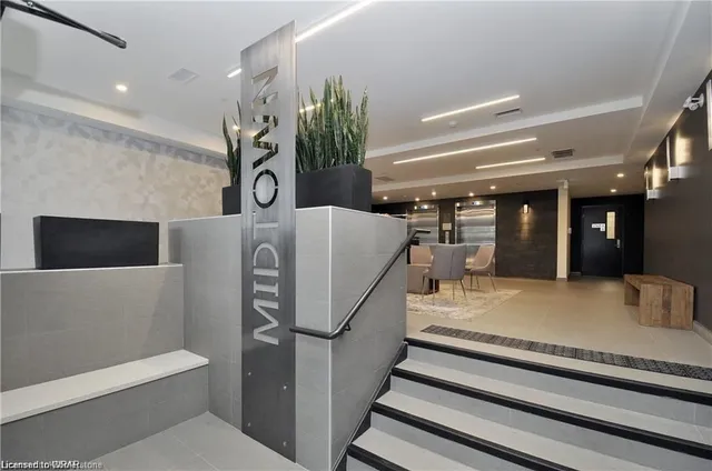 Additional image 3 of 690 King St Unit 221