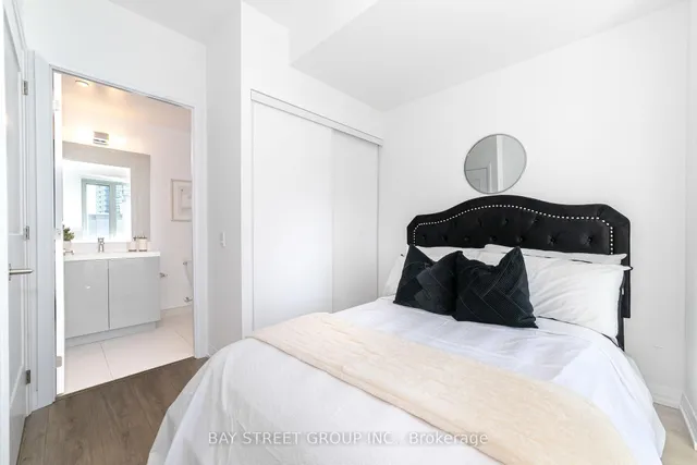 Additional image 14 of 50 Dunfield Ave Unit 1513