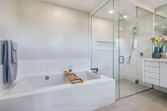 Additional image 23 of 59 Elodia Crt