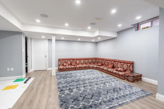 Additional image 35 of 36 Showcase Dr