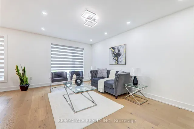 Additional image 6 of 35 Darlingside Dr