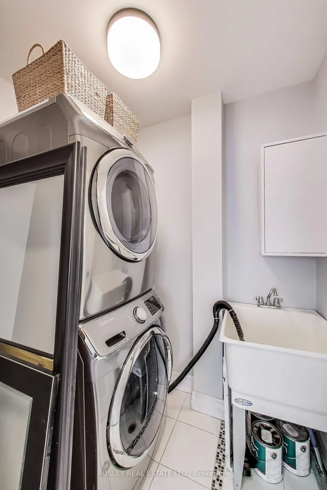 Additional image 23 of 1033 Woodbine Ave