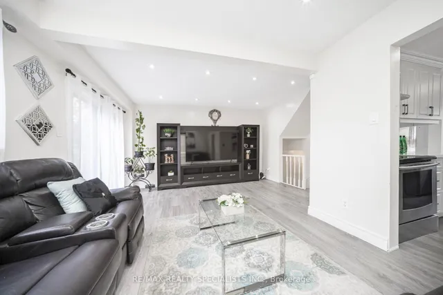 Additional image 16 of 144 Fleetwood Cres