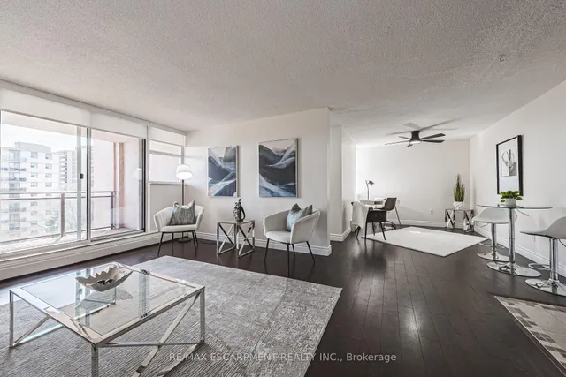 Additional image 10 of 975 WARWICK Crt Unit 706