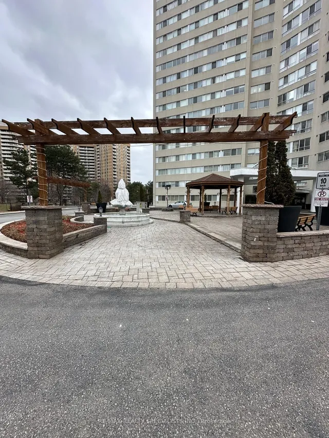 Additional image 3 of 3695 Kaneff Cres Unit 1602