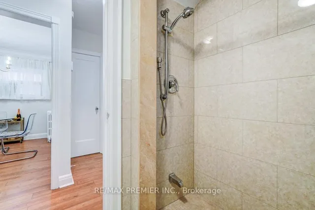 Additional image 20 of 73 Lanark Ave