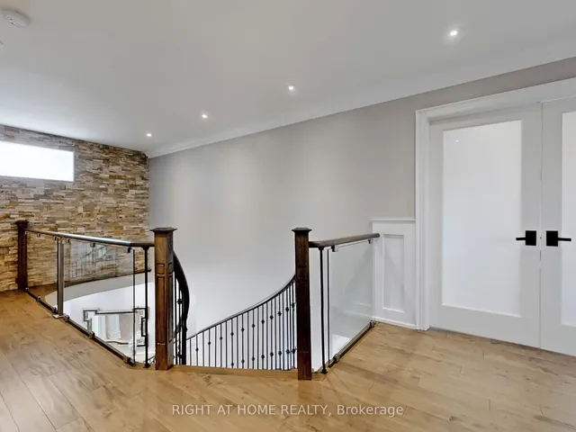 Additional image 19 of 1504 Pinery Cres