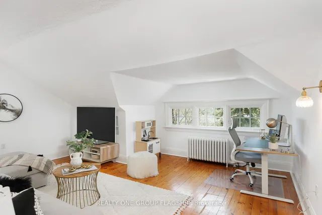 Additional image 41 of 69 Victoria Park Ave