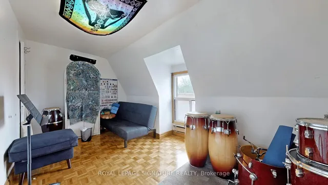 Additional image 10 of 253 Gladstone Ave