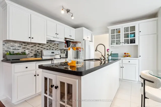 Additional image 11 of 656 Laurier Ave