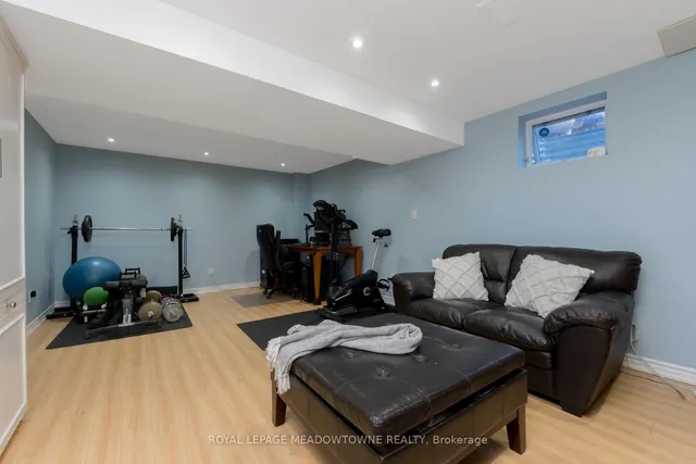 Additional image 37 of 1876 Stevington Cres