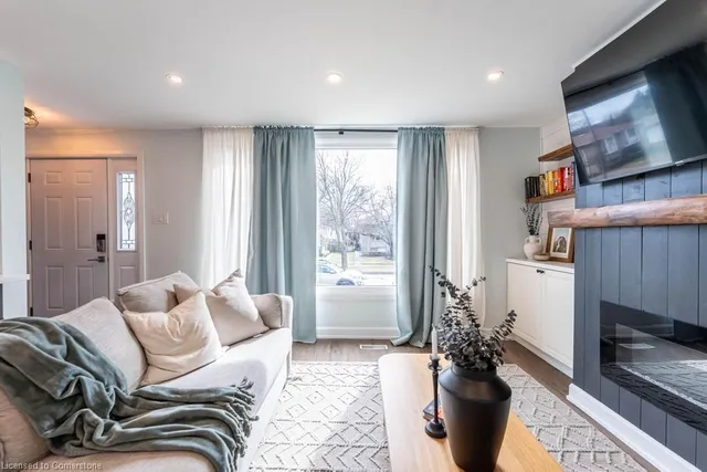 Additional image 6 of 14 Yorkdale Cres