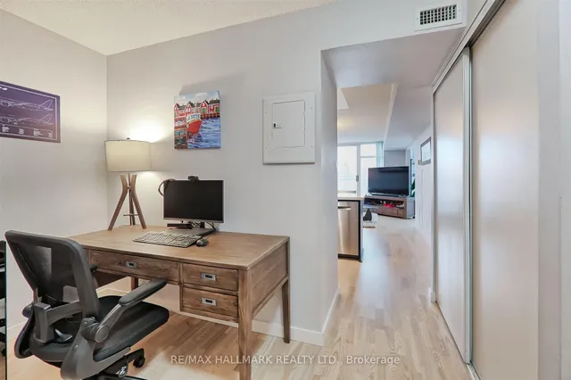 Additional image 5 of 650 Queens Quay Unit 509