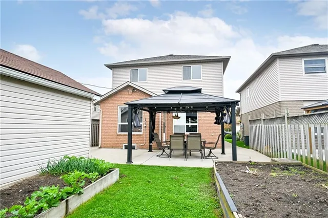 Additional image 30 of 21 Holyoake Dr