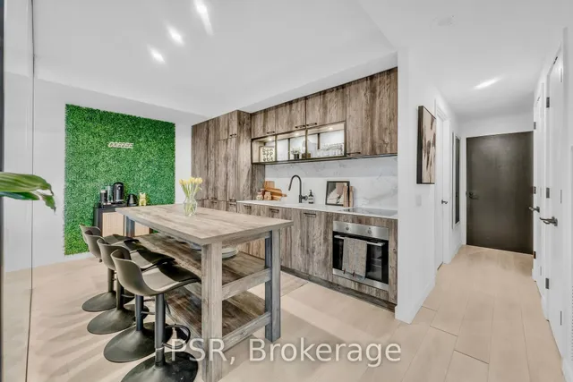 Additional image 11 of 505 Richmond St Unit 1025