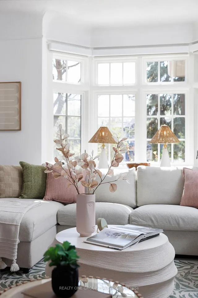 Additional image 13 of 69 Victoria Park Ave