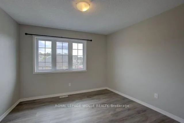 Additional image 11 of 945 Zeller Cres