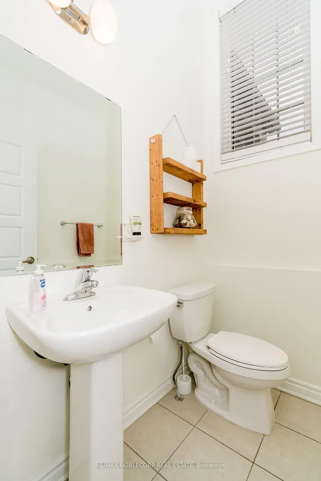 Additional image 23 of 1152 Duignan Cres