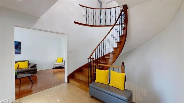 Additional image 3 of 438 Ojibway Trail