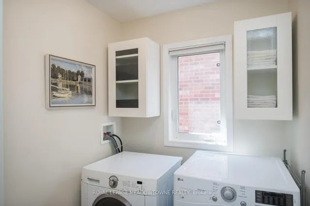 Additional image 29 of 694 Rayner Crt