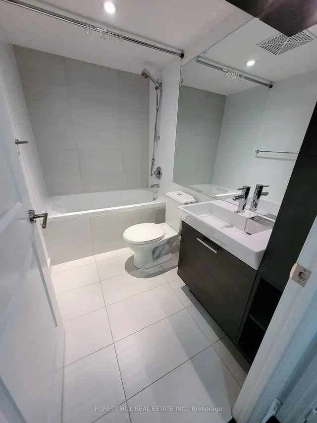 Additional image 4 of 386 Yonge St Unit 4606
