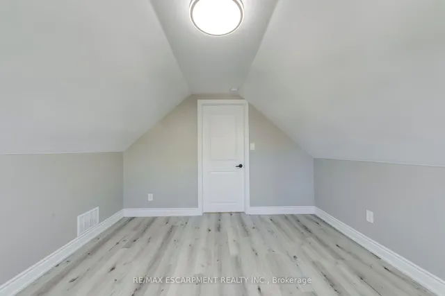 Additional image 22 of 176 Garside Ave