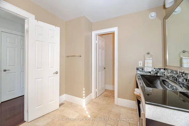 Additional image 30 of 915 Gaslight Way