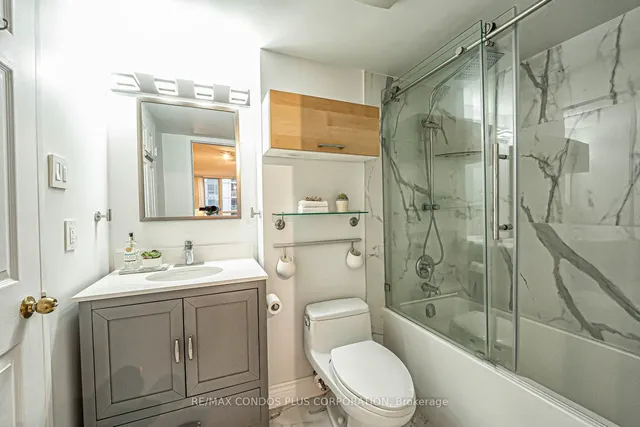 Additional image 12 of 736 Bay St Unit 1810